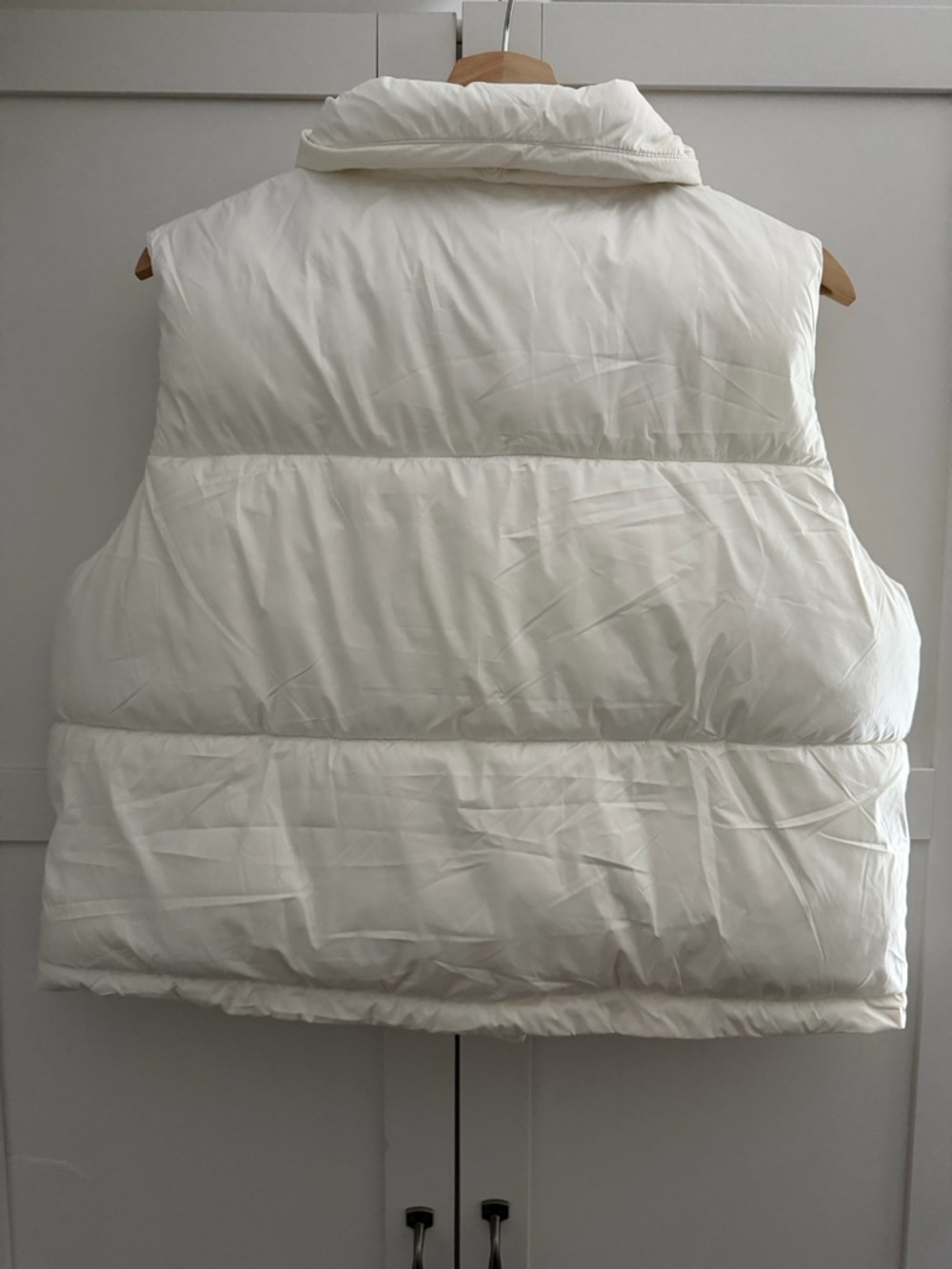 Aldi Gear Cream Puffer Vest with Hooded Collar - Picture 2 of 11